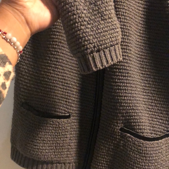 Sweater - Picture 6 of 6